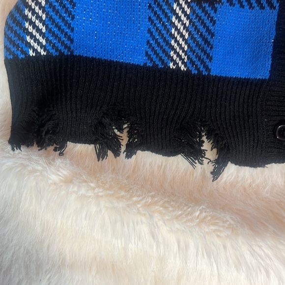 Sweater - Picture 6 of 13